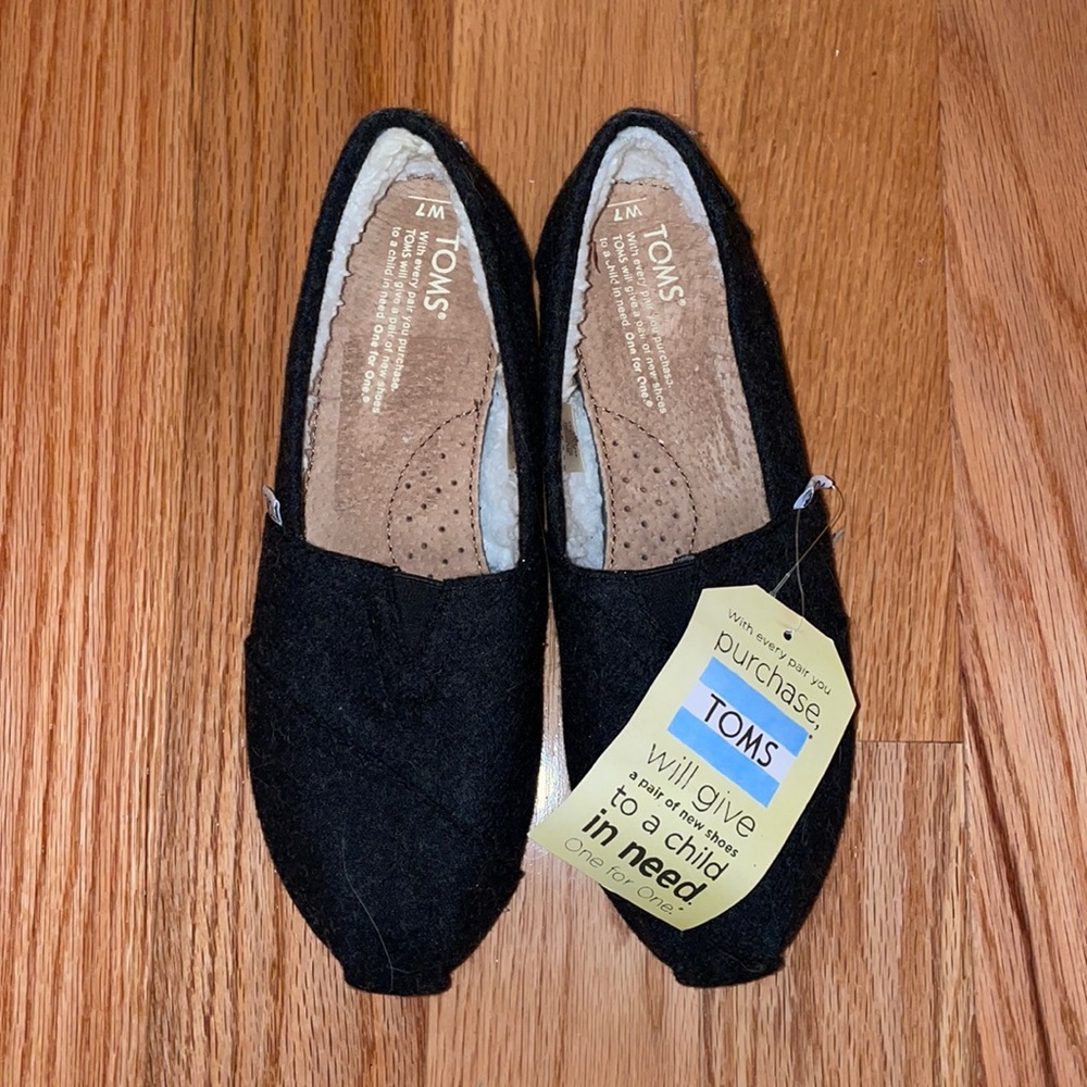 Women’s Black Woolen Toms NEW